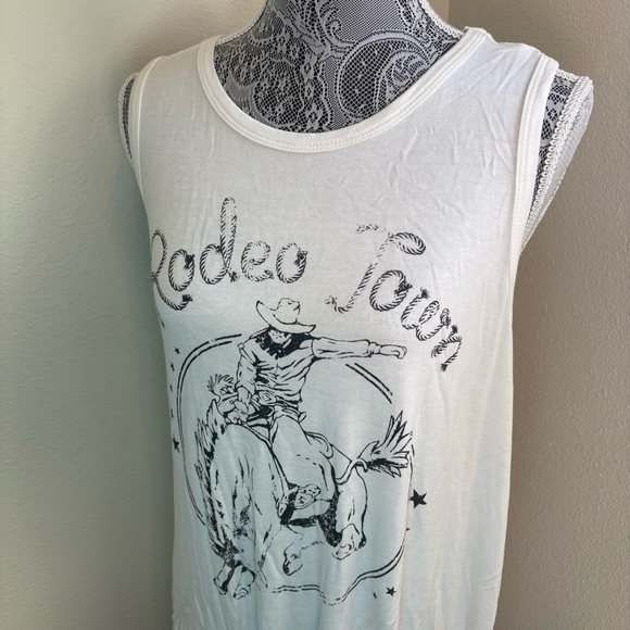 Three Bird Nest Tops - Three Bird Nest Cream Graphic Tank Top Sleeveless